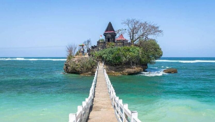 Pantai Balekambang Malang