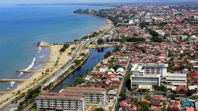 Pantai Padang Taplau