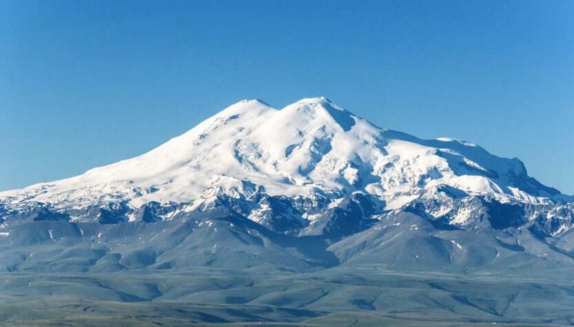 Gunung Elbrus Rusia