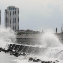 Ilustrasi giant sea wall untuk artikel Pantura Jawa Terancam Turun Dua Meter, Giant Sea Wall Prioritas