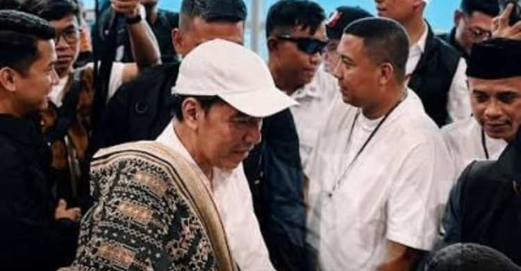Jokowi di NTT Disambut Ribuan di Bandara Ilustrasi jokowi di ntt untuk artikel Jokowi di NTT Disambut Ribuan Warga di Bandara El Tari